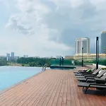 S01 Midvalley Mosaic Southkey 2Br High Floor