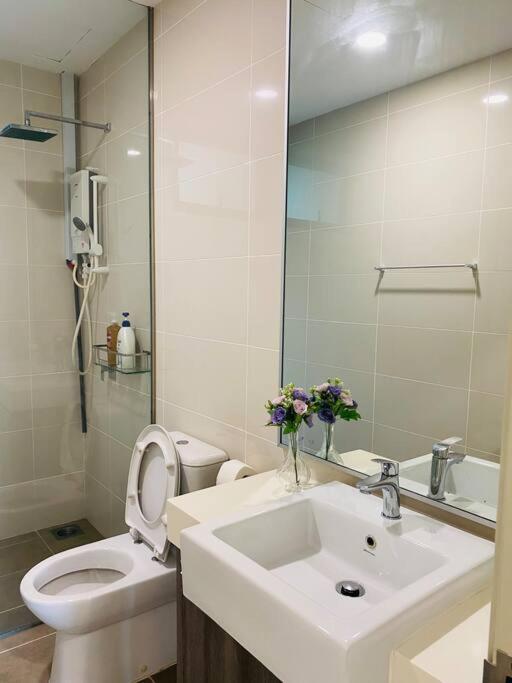 S01 Midvalley Mosaic Southkey 2br High Floor * Johor Bahru
