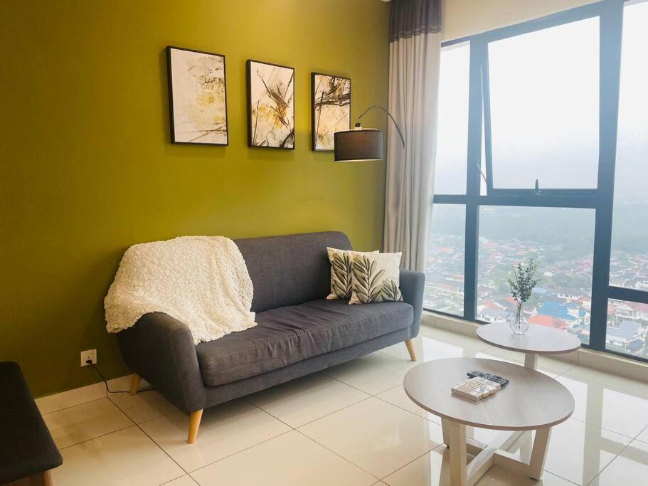 S01 Midvalley Mosaic Southkey 2br High Floor