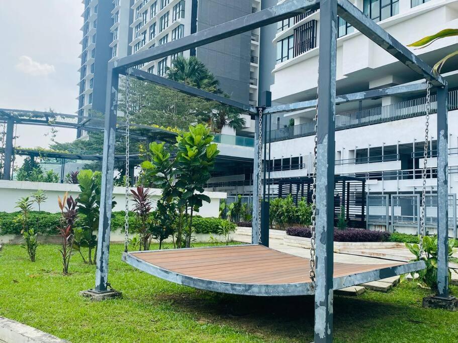 Apartment S01 Midvalley Mosaic Southkey 2br High Floor