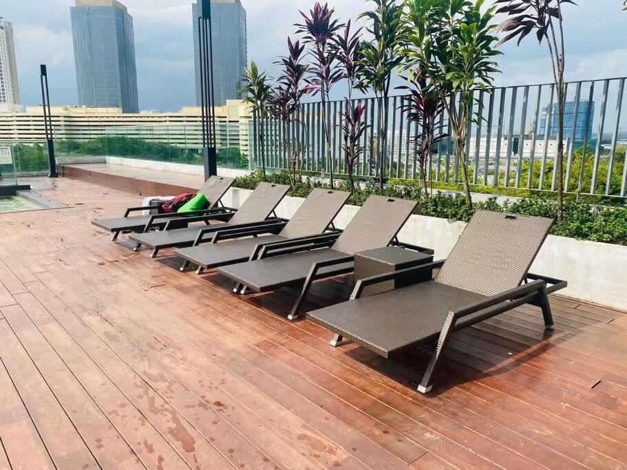 S01 Midvalley Mosaic Southkey 2br High Floor *